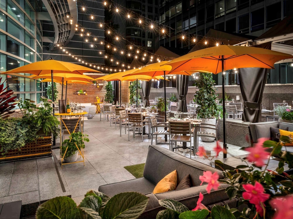 Sofitel Montreal Golden Mile 61/79