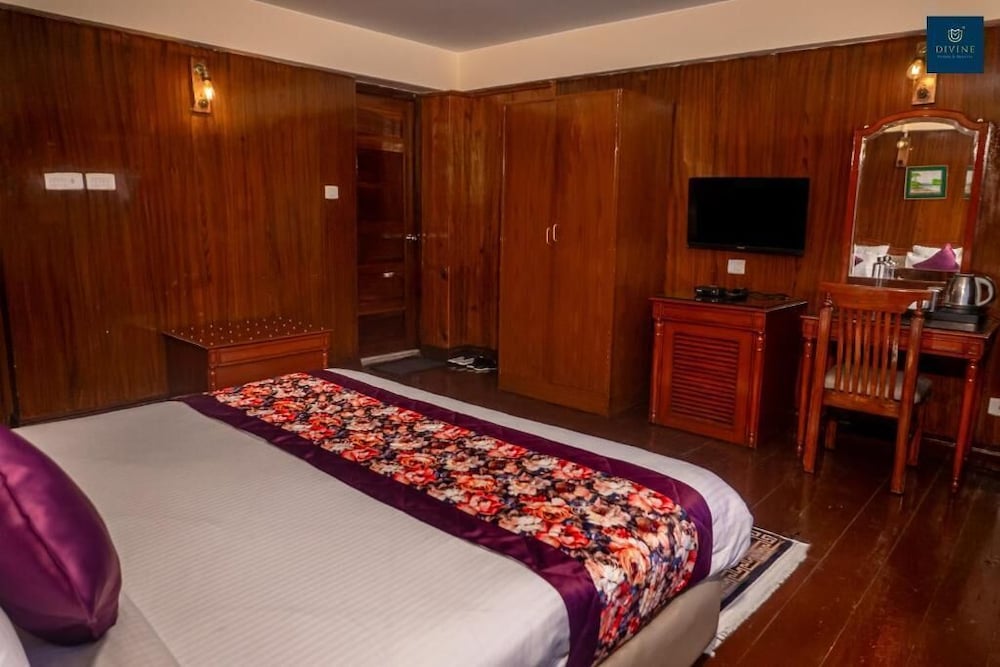 Muscatel Himalayan Resort 16/30