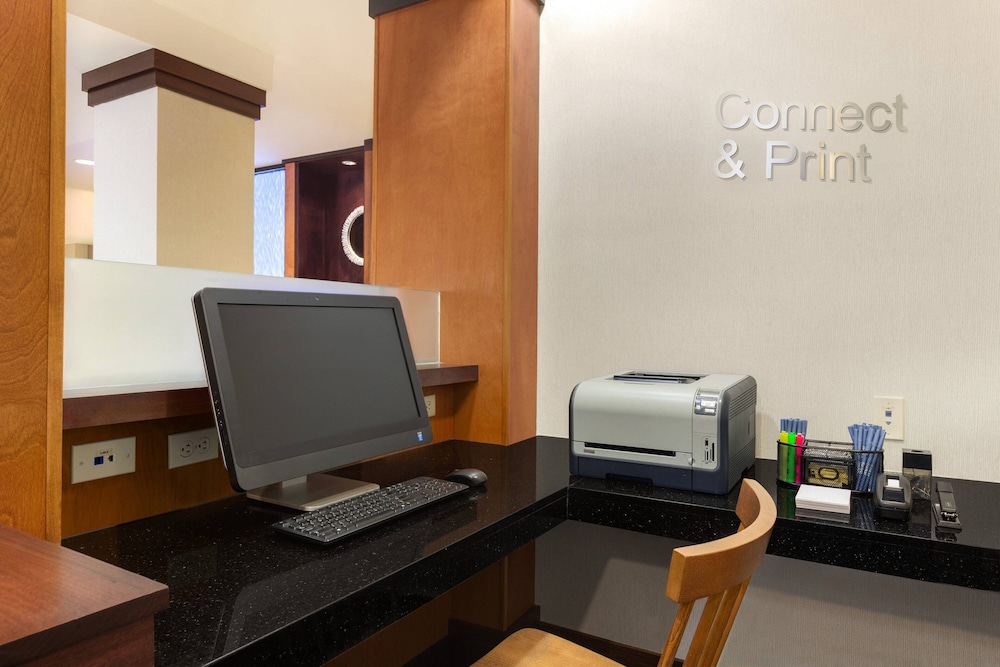 Fairfield Inn & Suites Jacksonville West/Chaffee Point 39/42