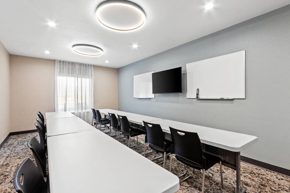 Everhome Suites Yuma East I-8 36/50