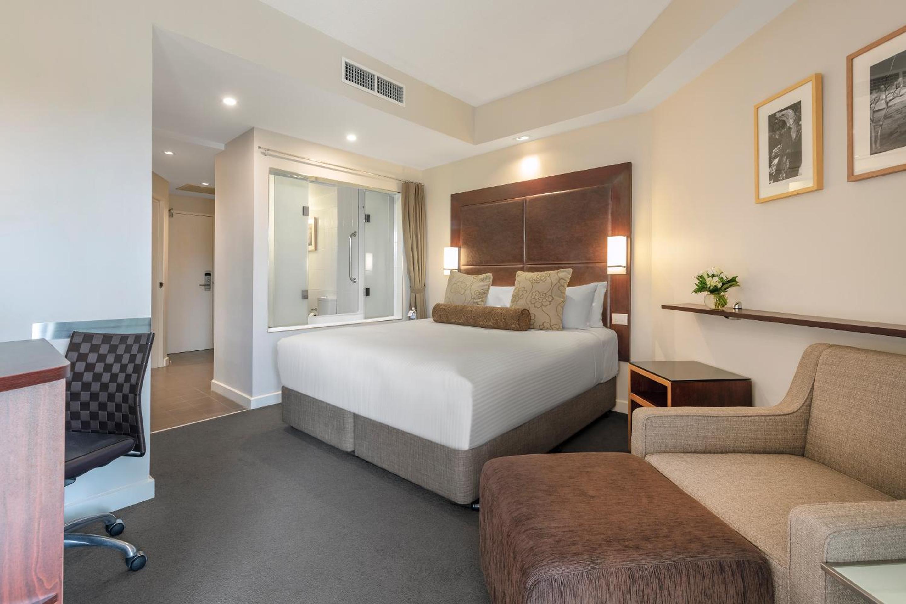 2 Bedrooms, Apartment, Double Bed, Balcony, Amora Herencia Riverwalk Melbourne 4/10