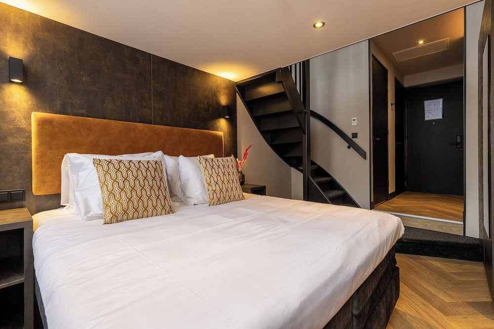 Monument Hotel 18/36