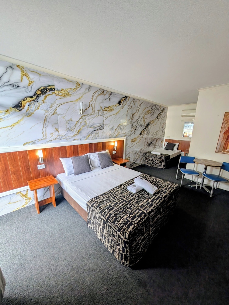 Hampton Villa Motel (ex.Comfort Inn Rockhampton) 39/71