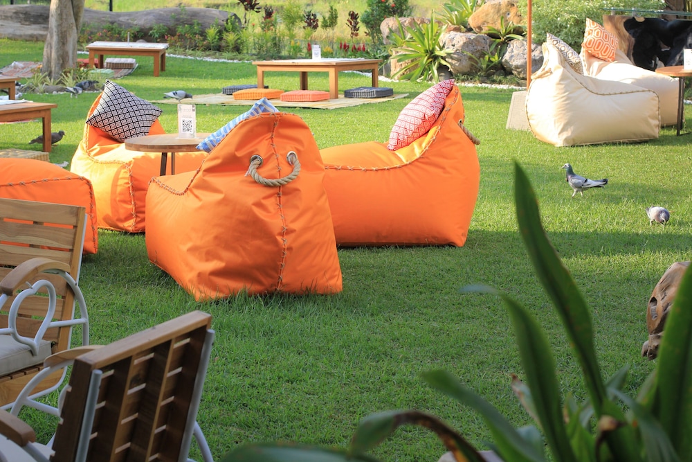 Taulan Villa and Restaurant 28/50