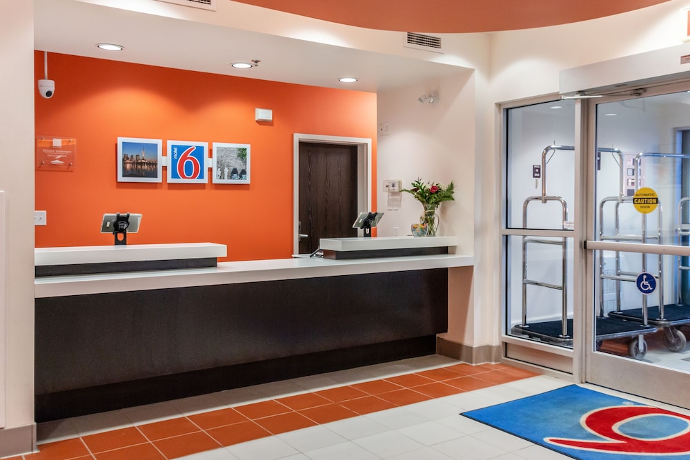 Lobby at Motel6 Headingley, MB - Winnipeg West, HEADINGLEY (WINNIPEG) - MANITOBA