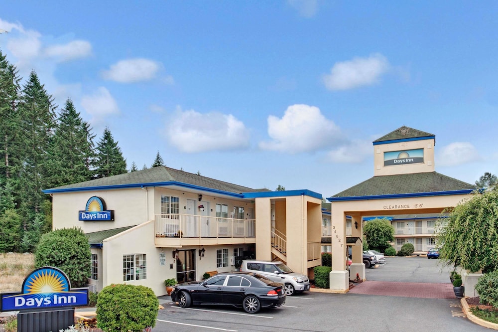 Days Inn by Wyndham Federal Way 1/40