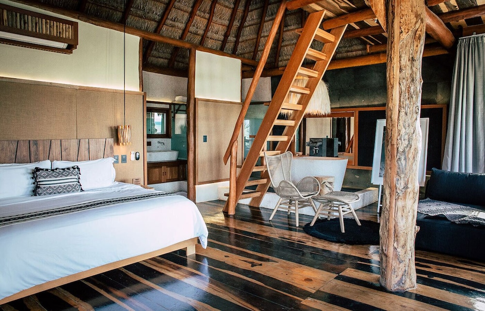 Master, Suite, King and Twin Beds