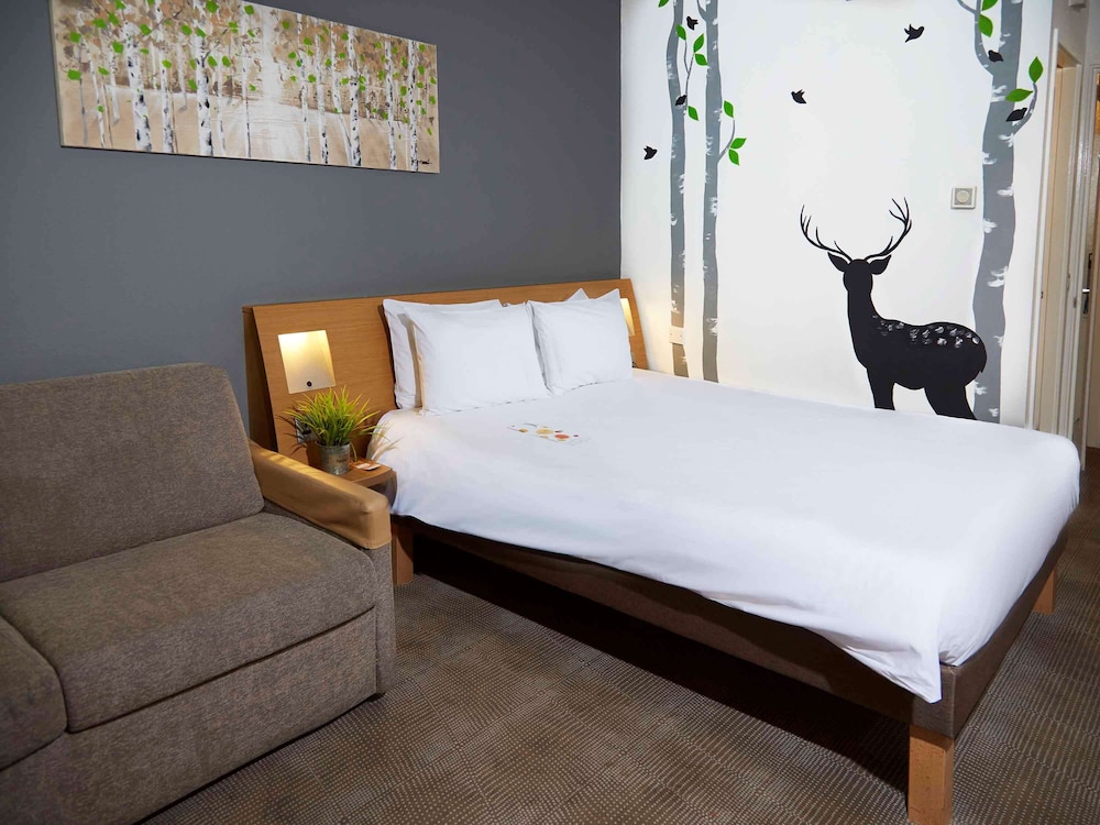 غرفة قياسية بسرير كوين مع أريكة، Novotel Southampton 7/10