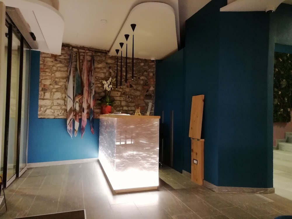 73 Boutique Hotel 4/43