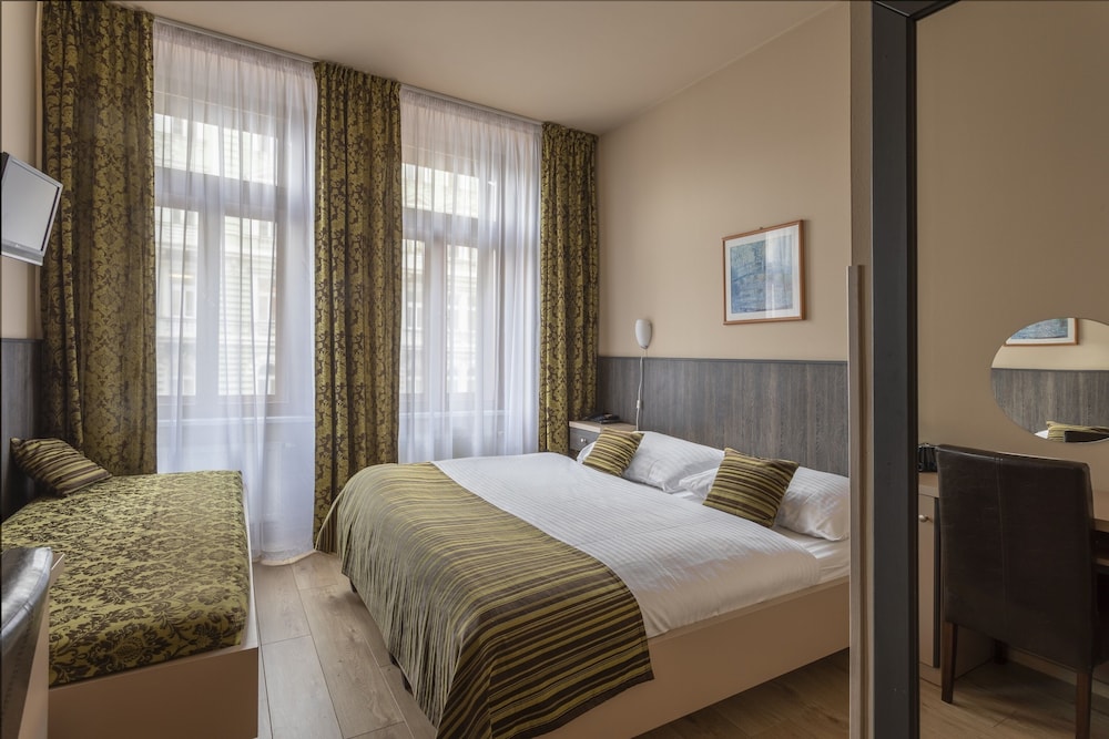 Prague Centre Superior Hotel 24/61