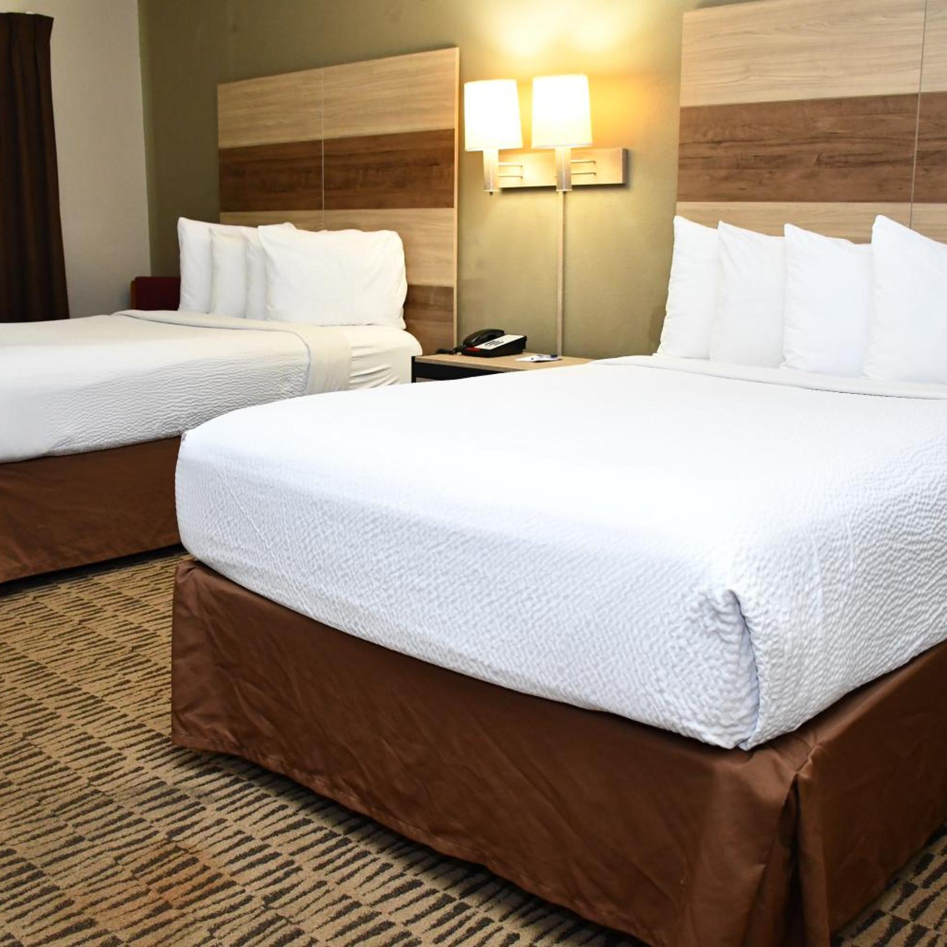 غرفة ديلوكس بسريرين مزدوجين، Baymont Inn and Suites by Wyndham Platteville 2/4