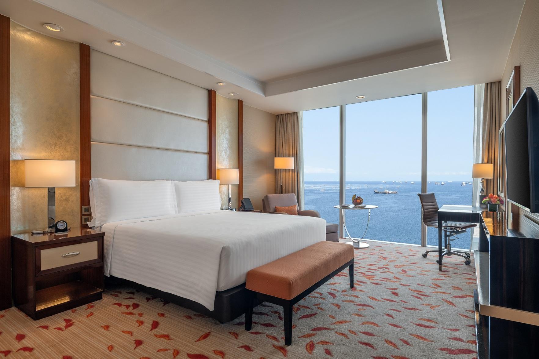 Deluxe, 1 King and 2 Double Beds, Bay View