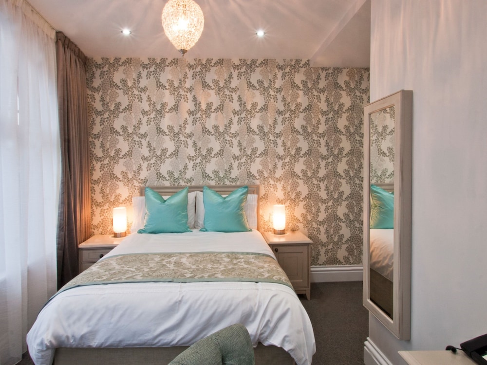 W12 ROOMS 47/58