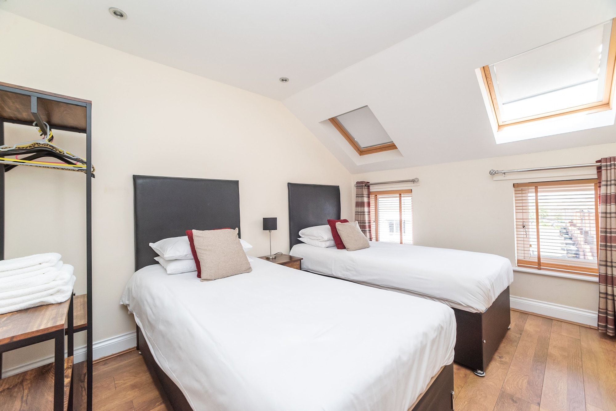 Traditional, Apartment, Twin Beds