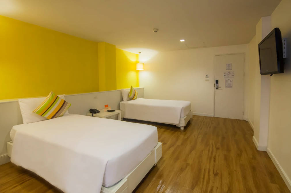 Superior, Twin Beds, No Window