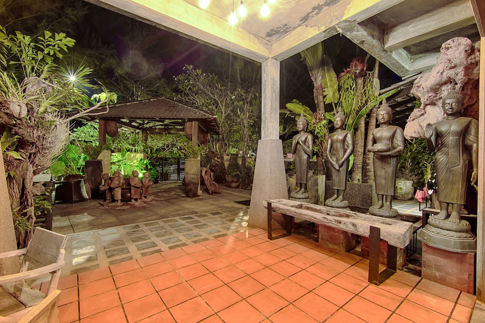 Lot 33 Boutique Hotel 20/50