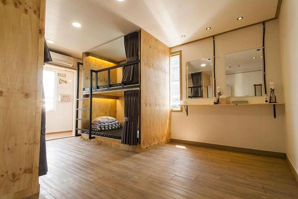 On The Stone Guesthouse 2 - Hostel 12/22