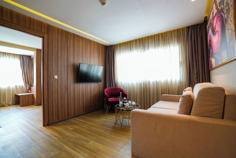 First Suites Hotel 22/35