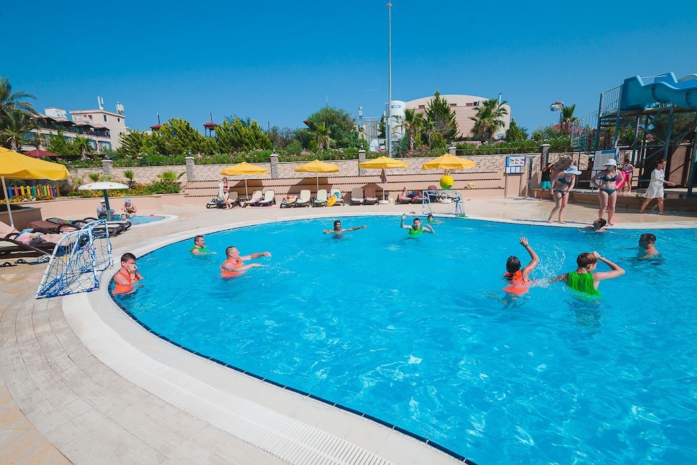 L'Oceanica Beach Resort Hotel 43/50