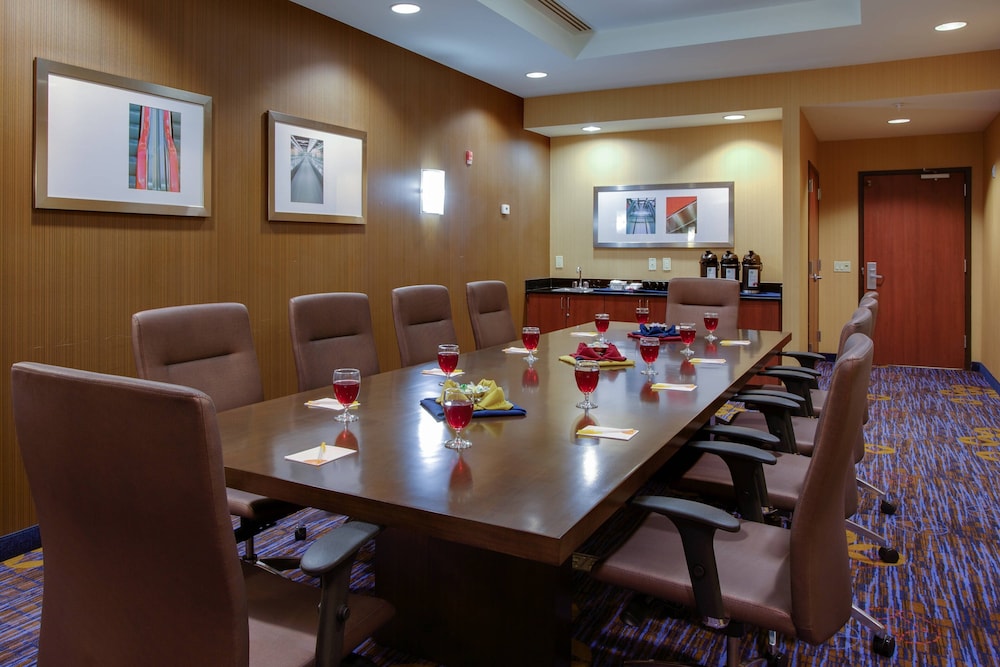 Courtyard By Marriott Republic Aprt Long Island Farmingdale 54/71