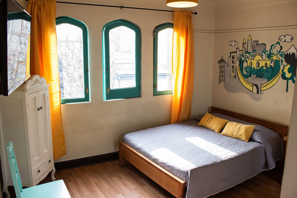 Forestal Hostal 22/74