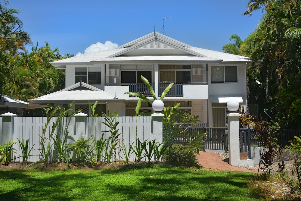 Latitude 16 Tropic Sands 46/51