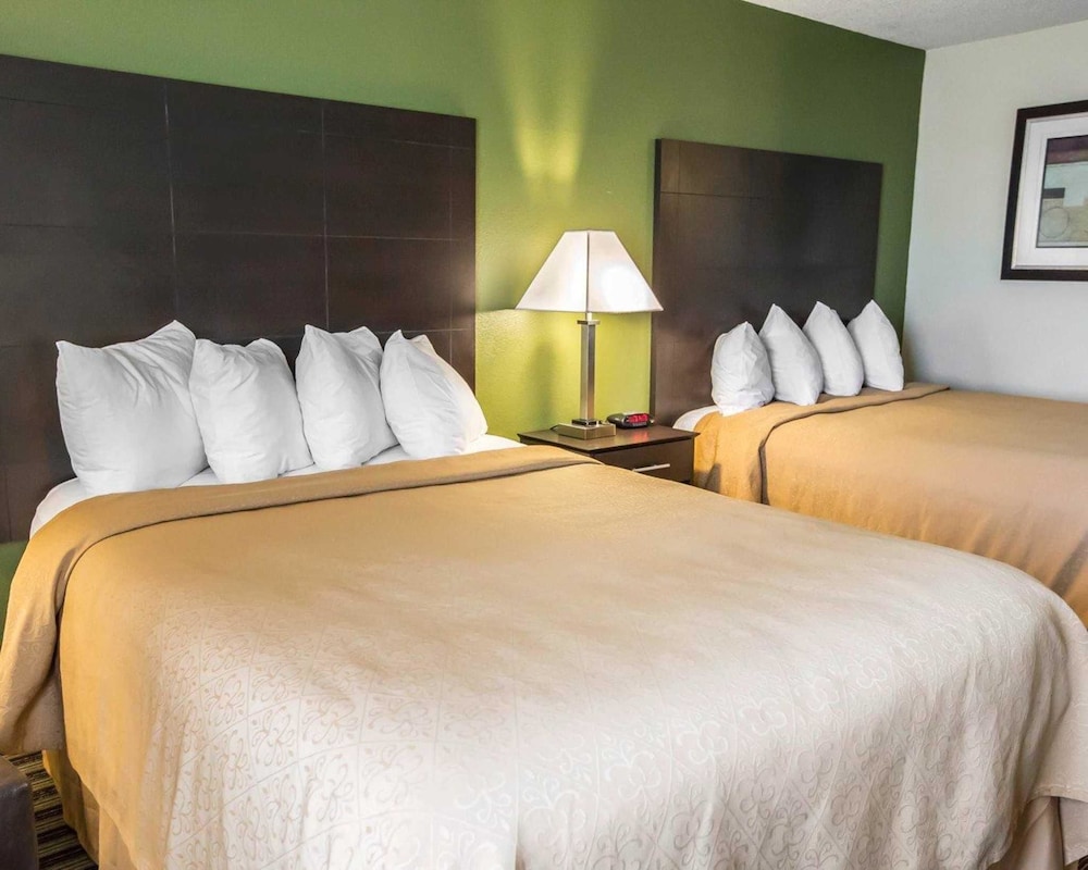 Quality Inn Chesterton near Indiana Dunes National Park I 94 9/41