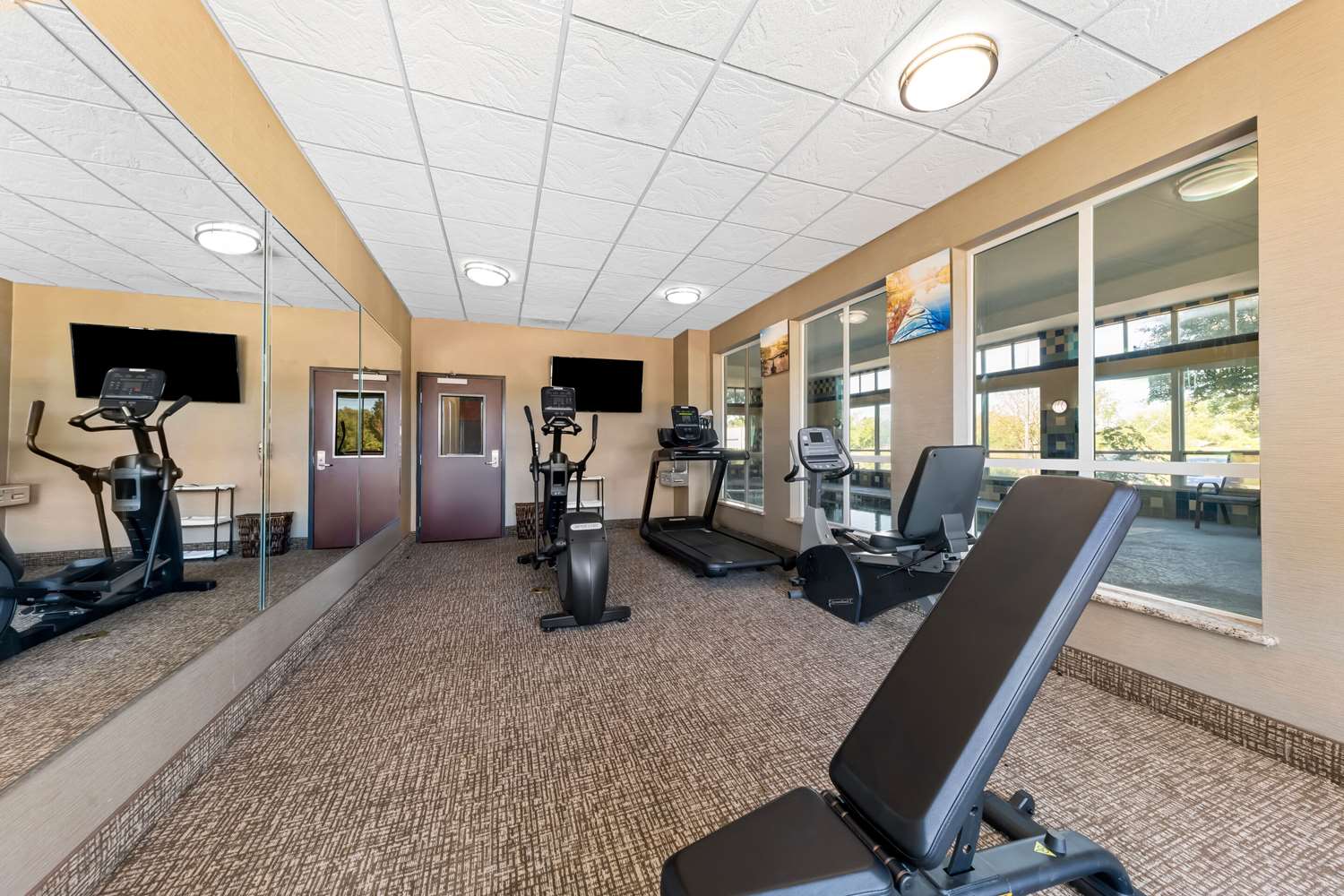 Comfort Inn Suites Near Lake Lewisville 18/43