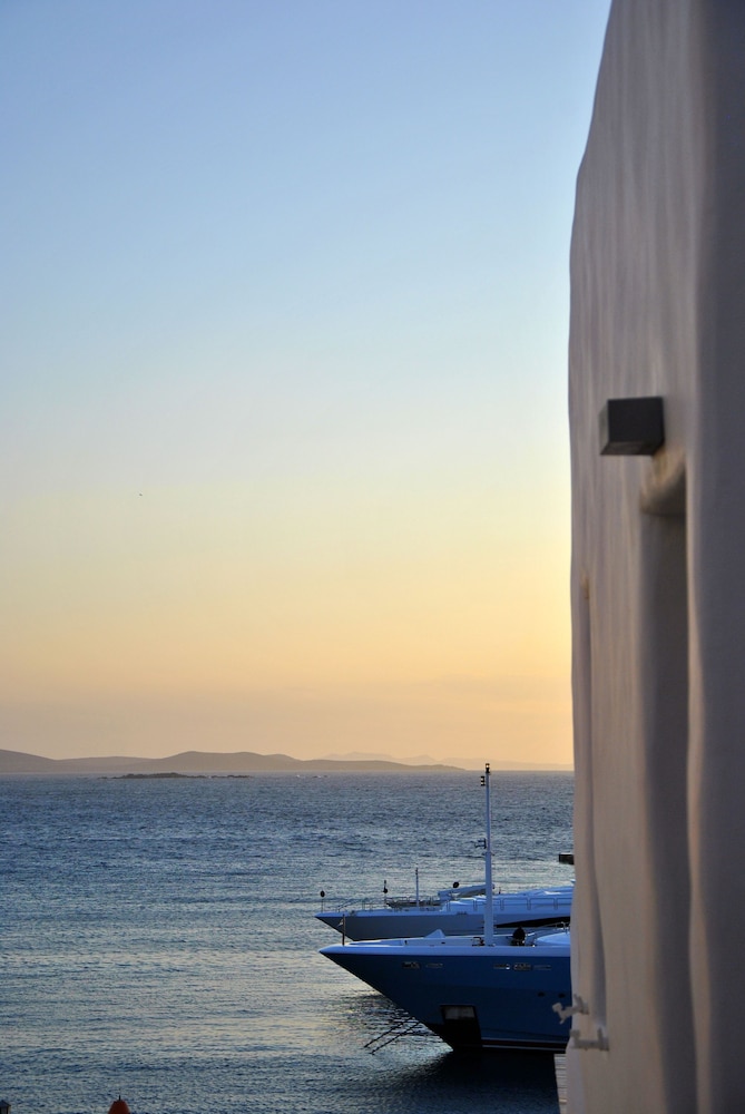 Riva Suites 41/50