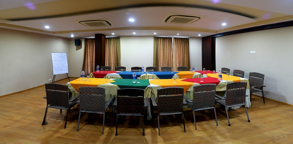 HOTEL ROYAL PALM 53/61