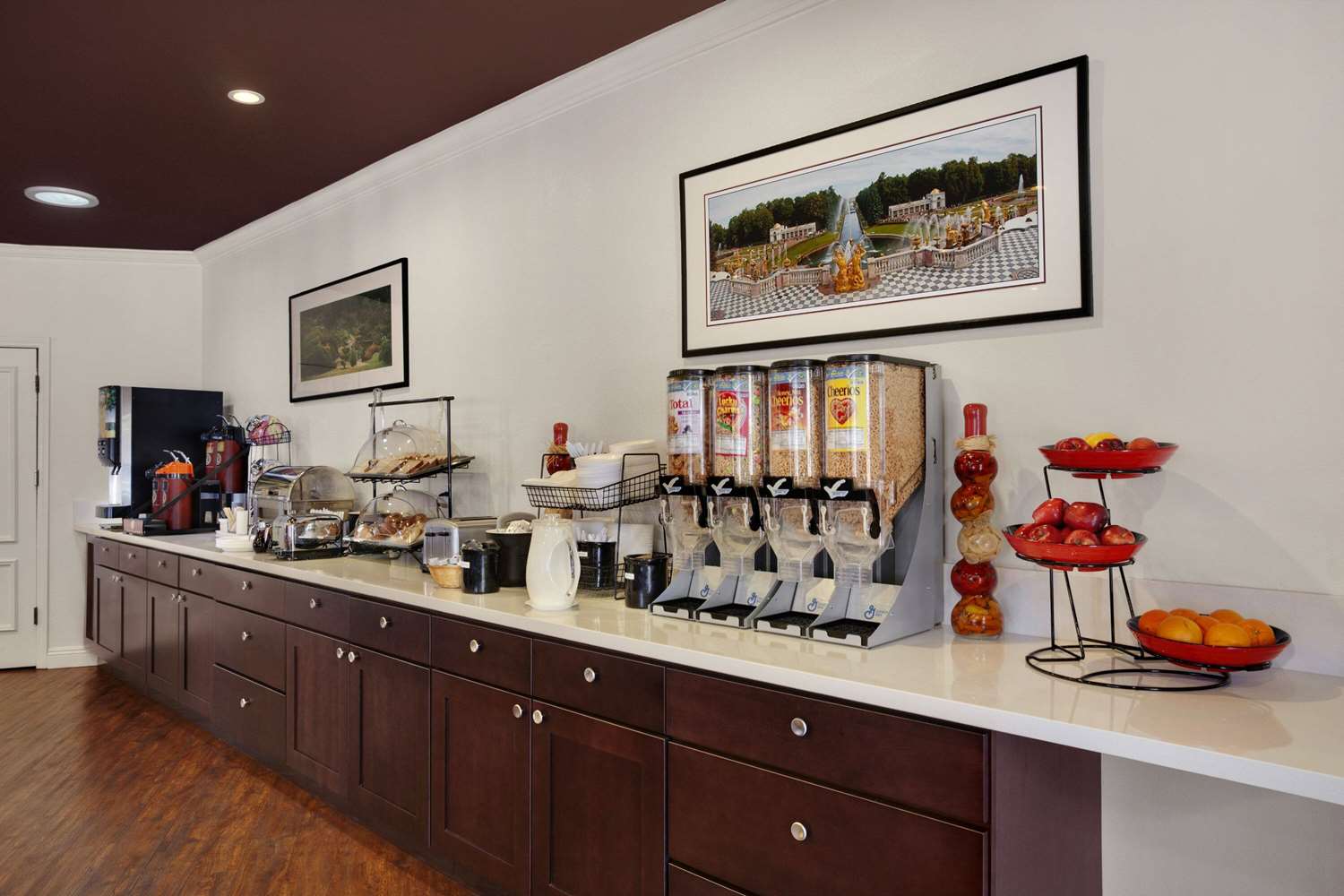 Ramada by Wyndham Torrance 2/9