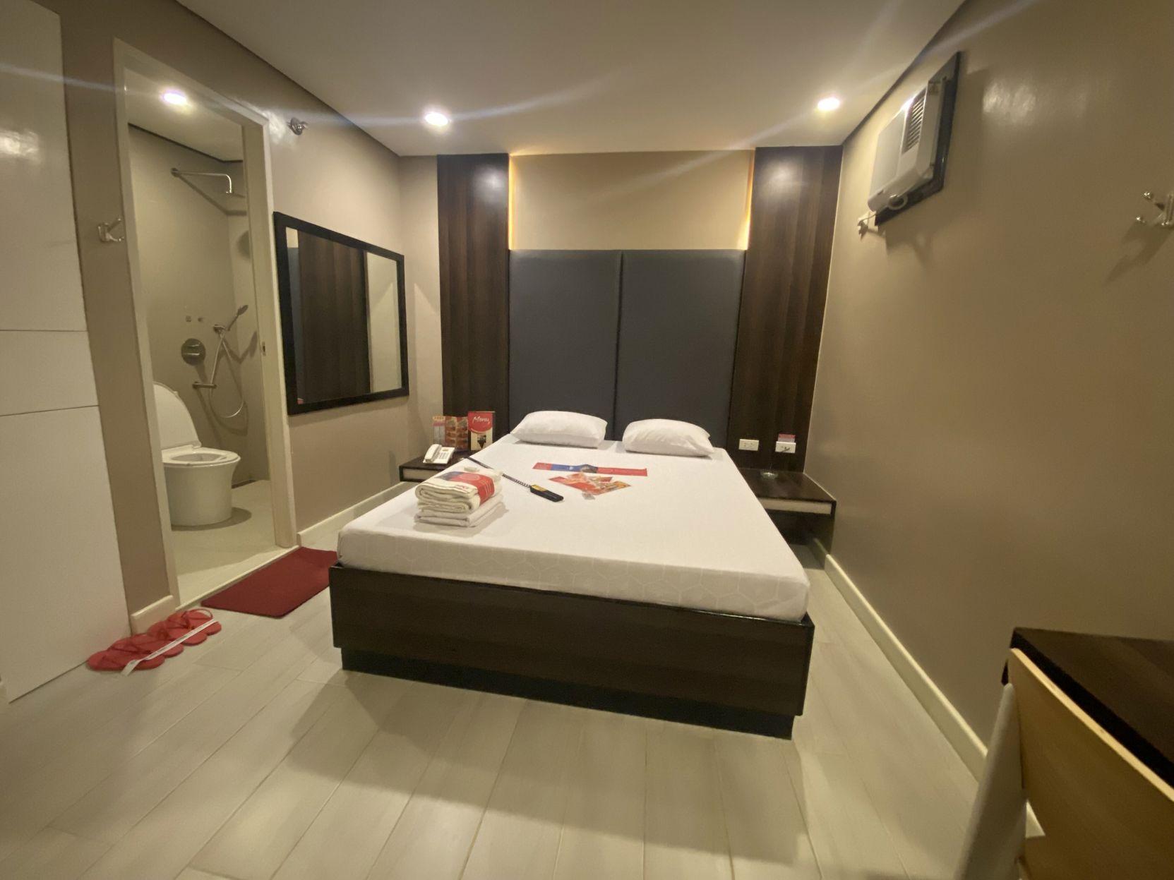 Deluxe, Double Bed, No Window