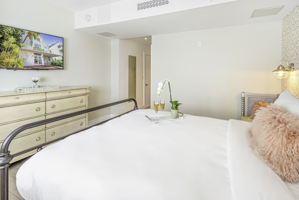 CLASSIC, QUEEN BED, ACCESSIBLE