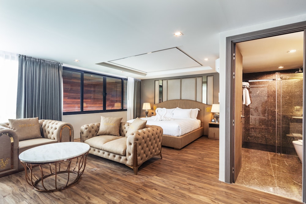 Grand Sala Thai 11/50