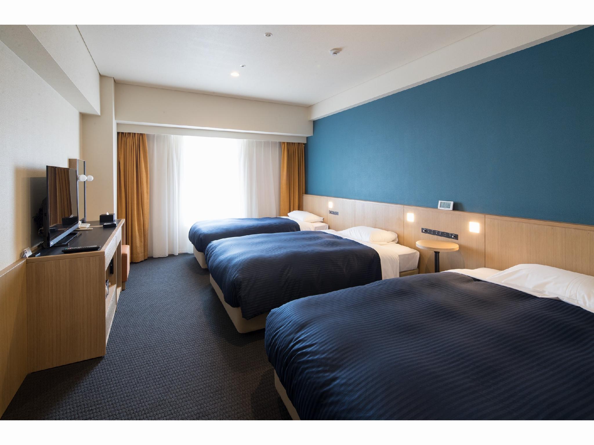 Room, Triple, Ocean View, Night View