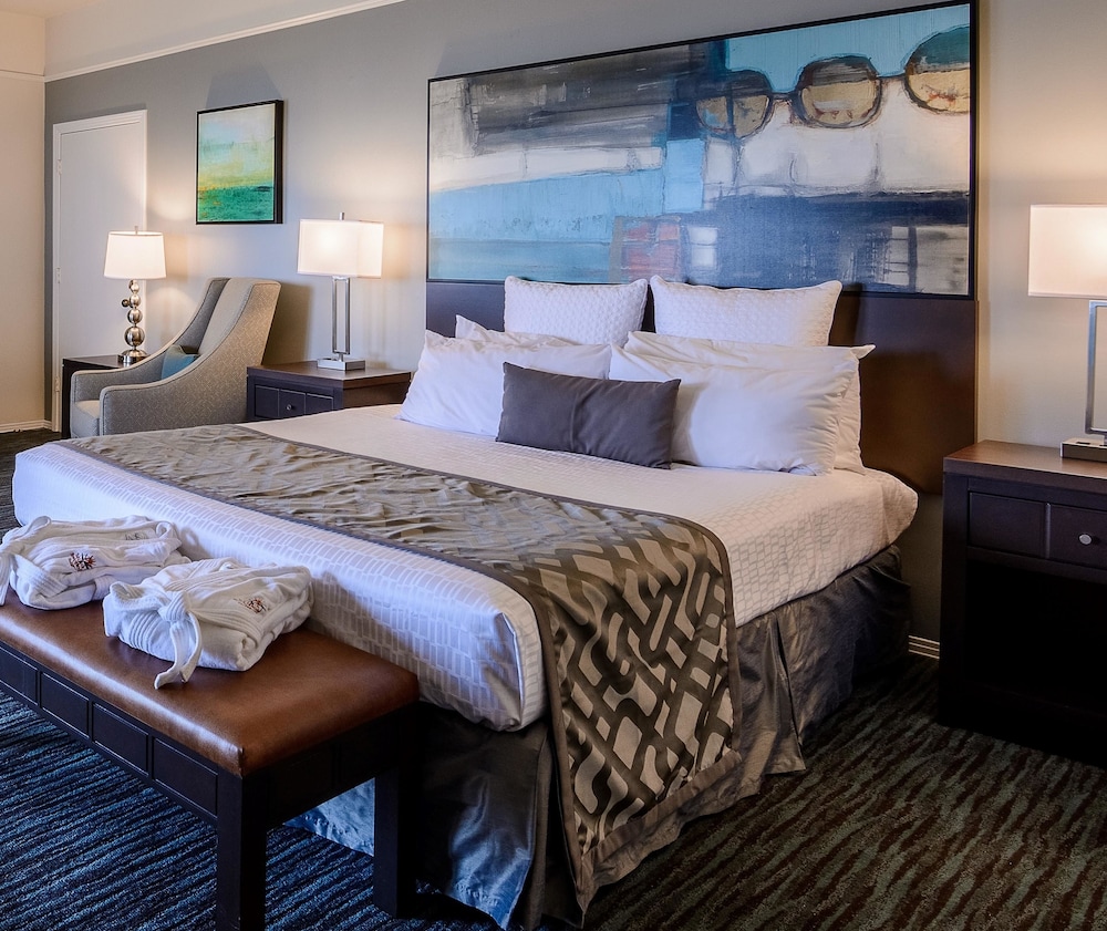 Tamarack Beach Resort Hotel 21/65