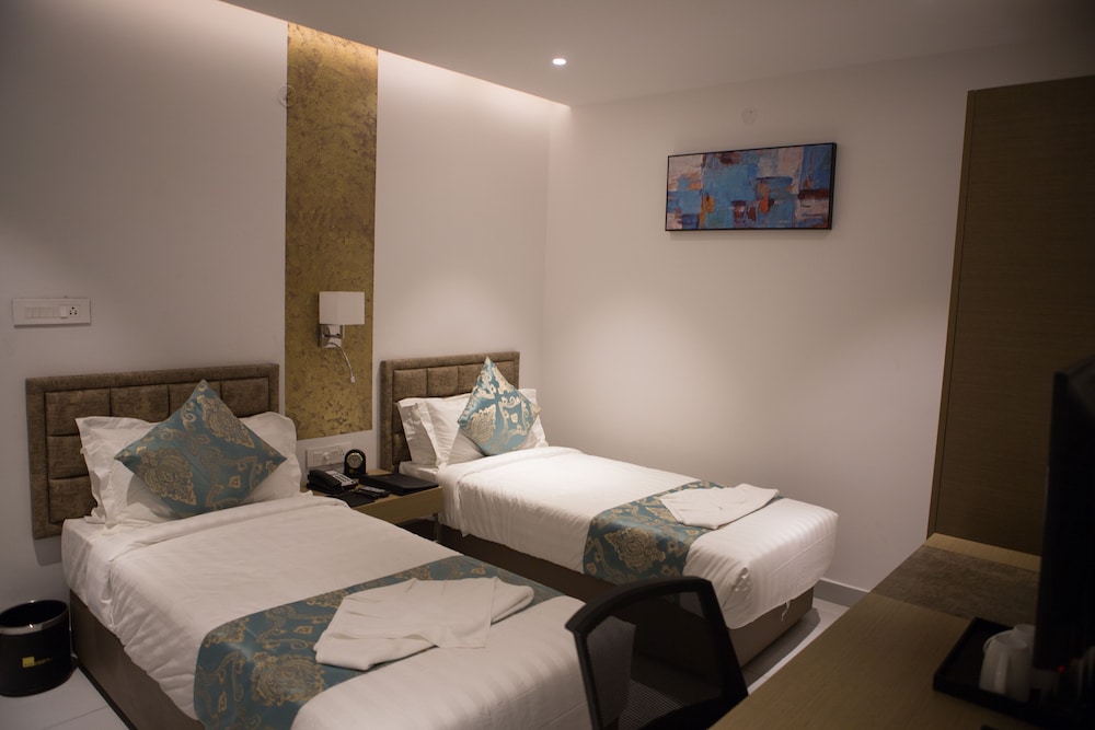 Vihaari 24 Business Hotel 28/57