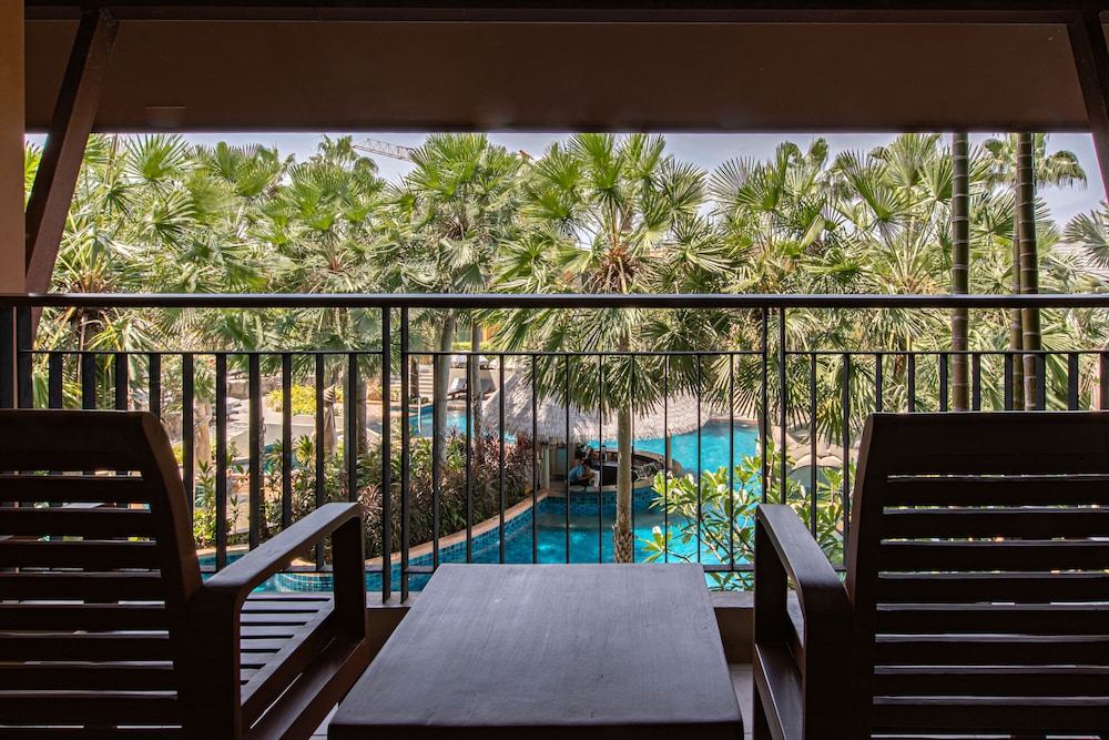 Rawai Palm Beach Resort 35/63