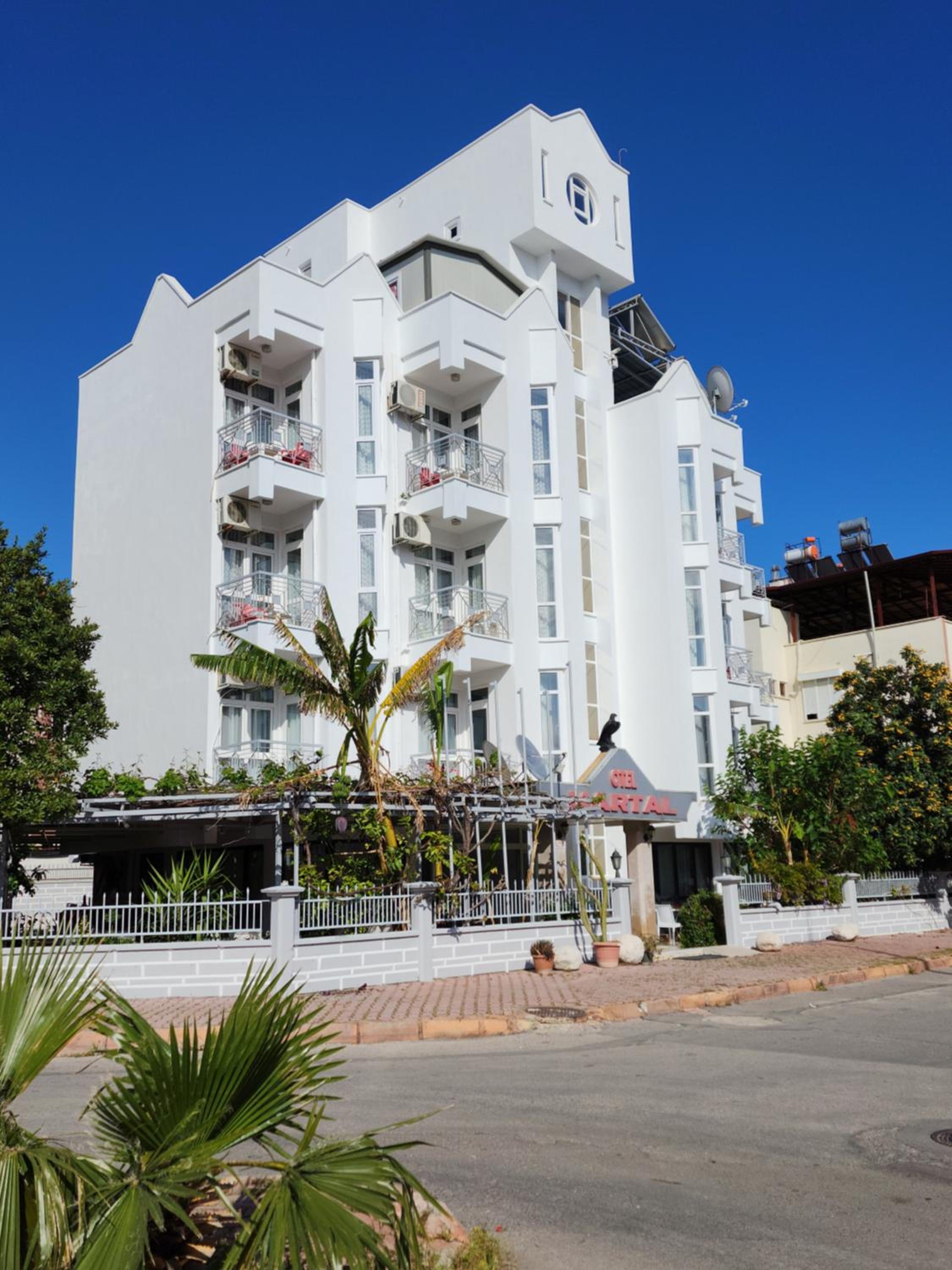 Kartal Hotel 8/60
