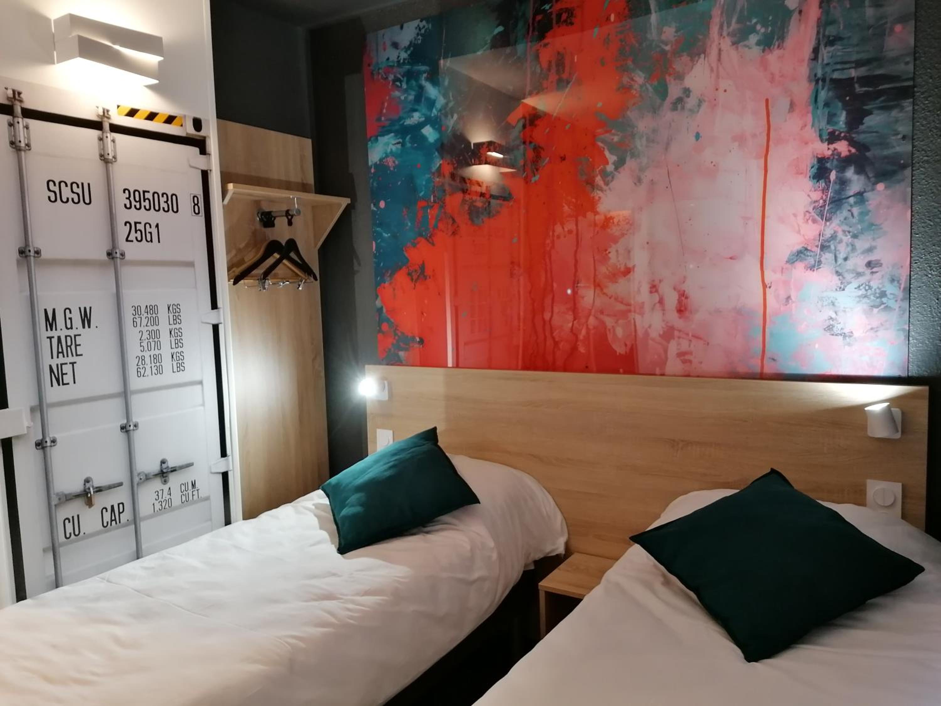 غرفة بسريرين منفصلين، Kyriad Direct Martigues 5/8