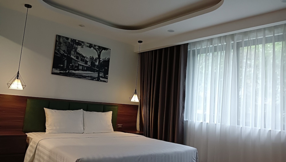 Deluxe, Suite, King Bed, Queen Bed