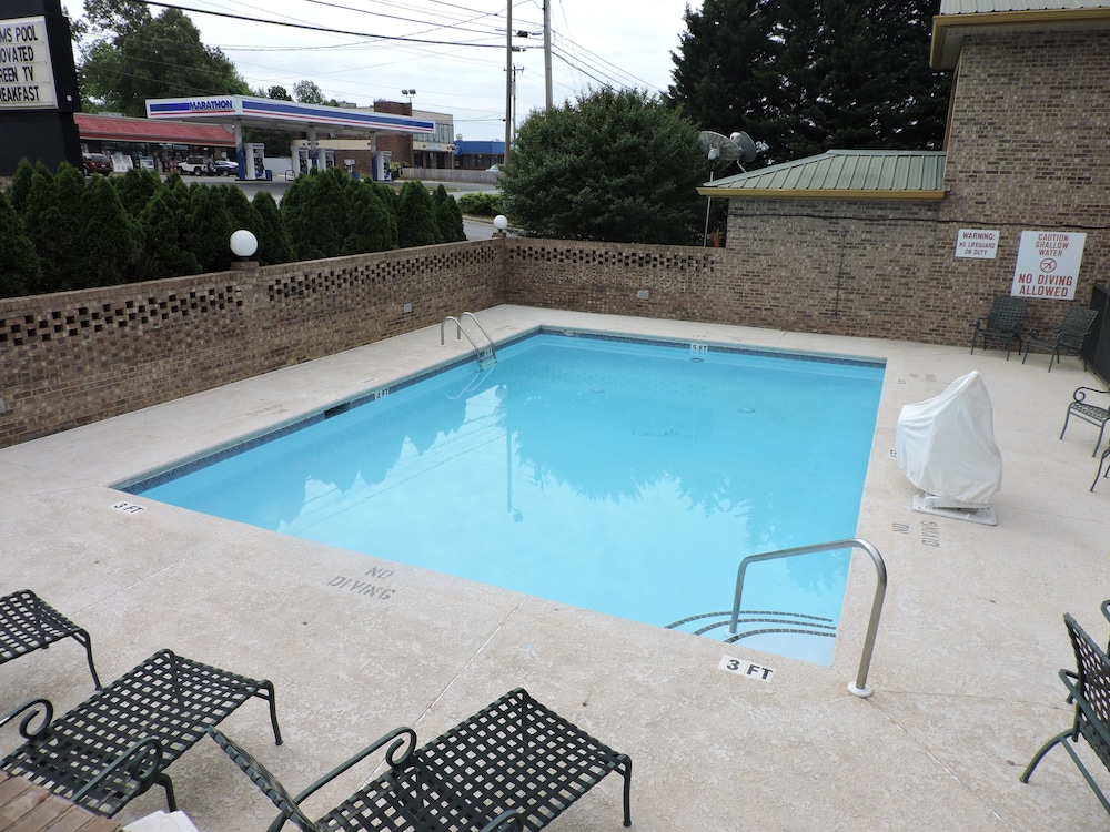 Days Inn By Wyndham Conover-Hickory 5/33