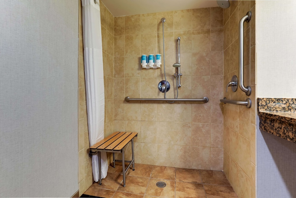 Drury Inn And Suites Phoenix Airport 7/50