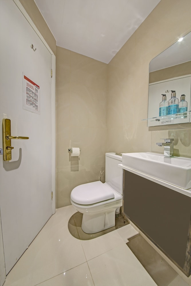 OYO 24 Sussex London Paddington 63/65