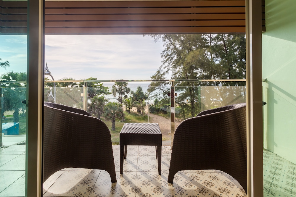 Anda Beachside Hotel 55/85