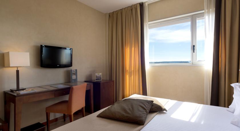 Room, Single, Double Bed, with View, Eurostars Toledo 2/3