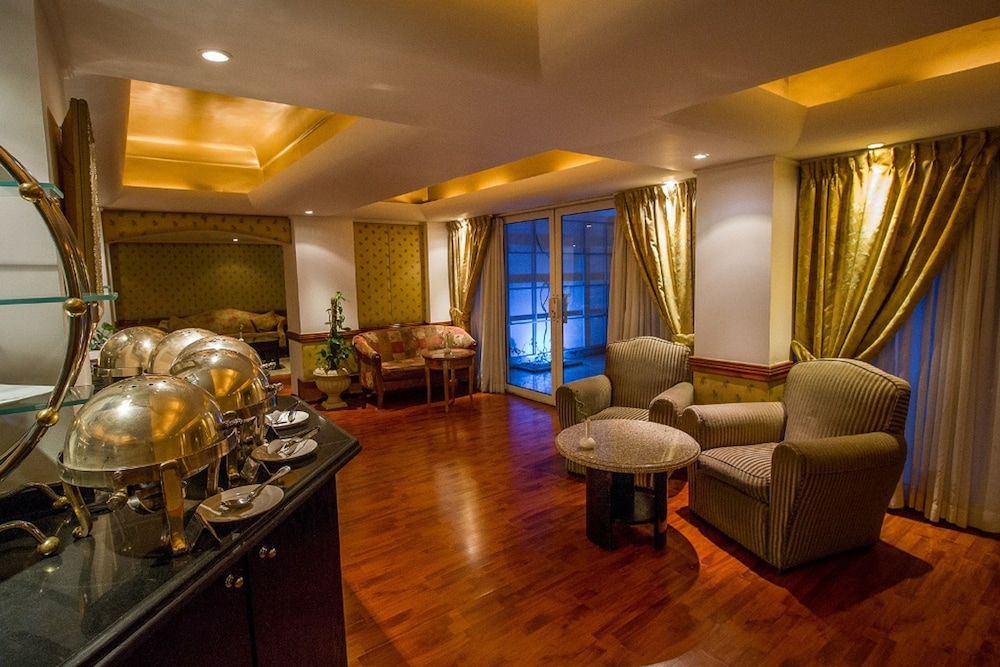 Royal Monte Carlo Resort - Adults Only 40/75