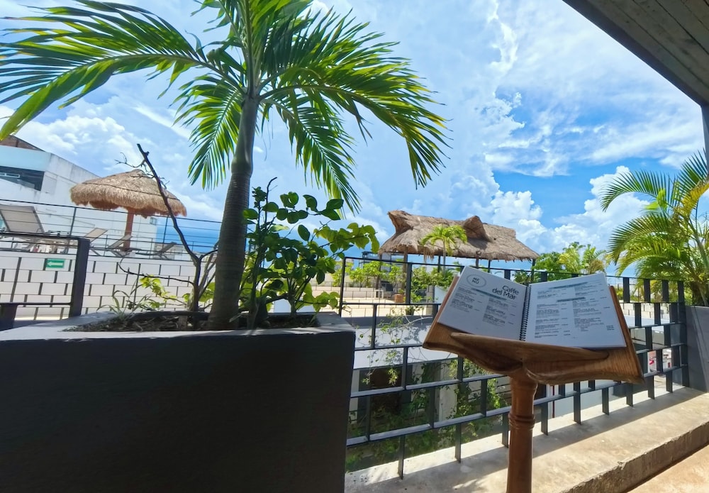 Sunday Hotel 52 at Playa del Carmen 42/50