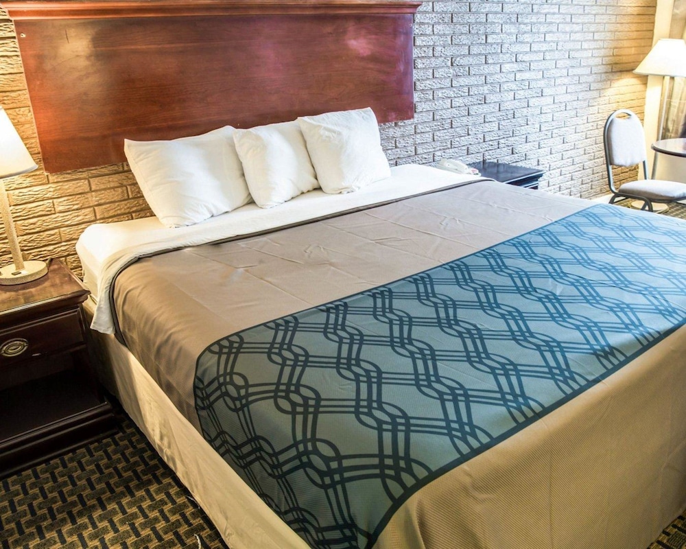 Rodeway Inn and Suites Wilmington North 11/28