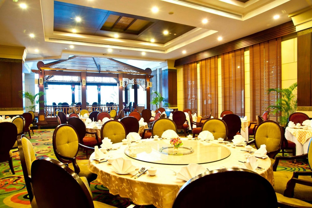 Grand Pacific Sovereign Resort and Spa 52/68
